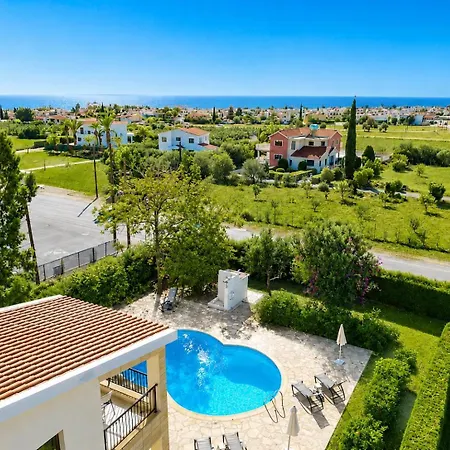 Natasha Villa Peyia